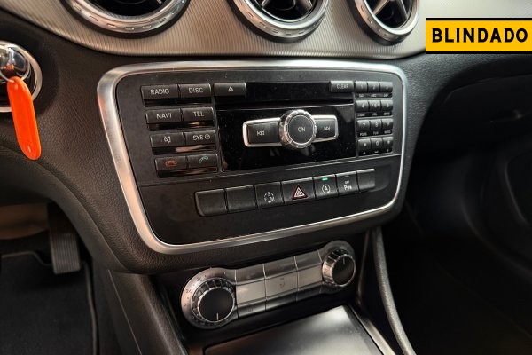 MERCEDES-BENZ GLA 200 1.6 CGI ADVANCE 16V TURBO FLEX 4P AUTOMÁTICO 2015/2015